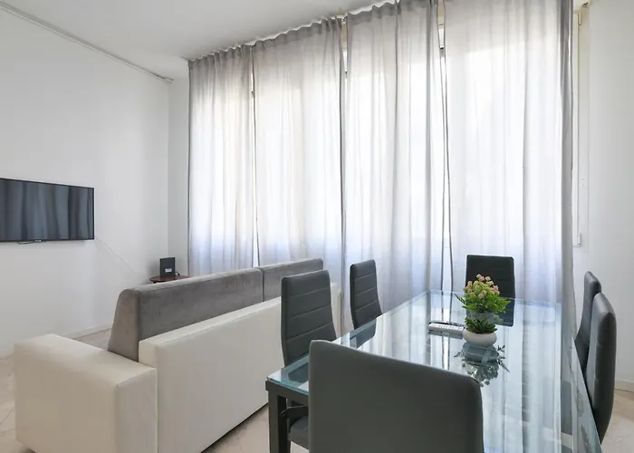 Prestige Boutique Homes - Duomo 1 * Милан